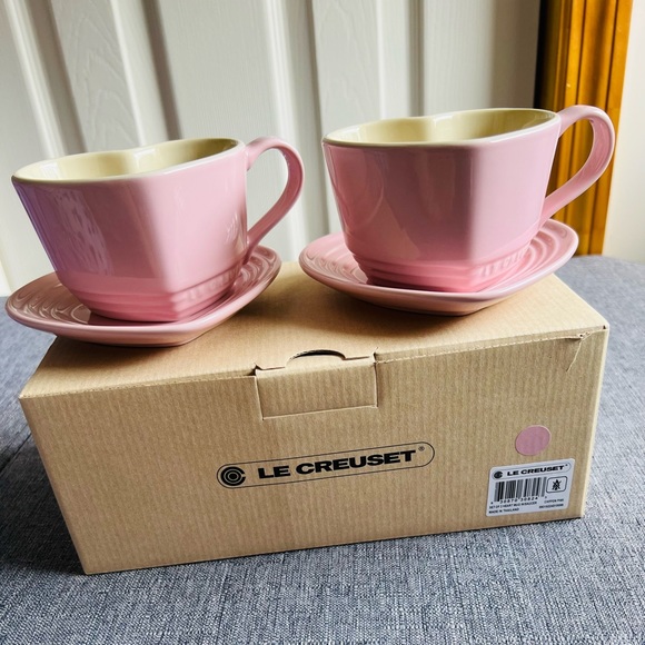 Le Creuset Heart Shaped Mugs with saucer Set of 2 - Picture 3 of 10